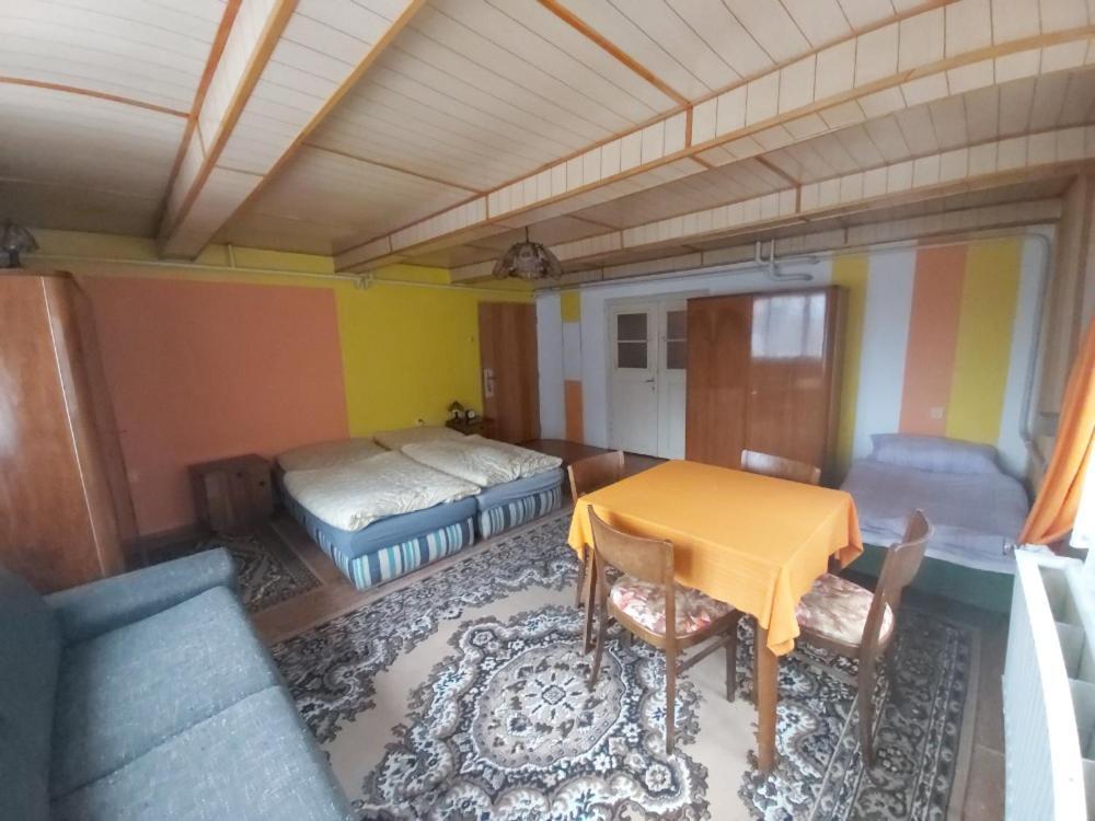 V Retro Chalupe Na Vecnosti Country house *